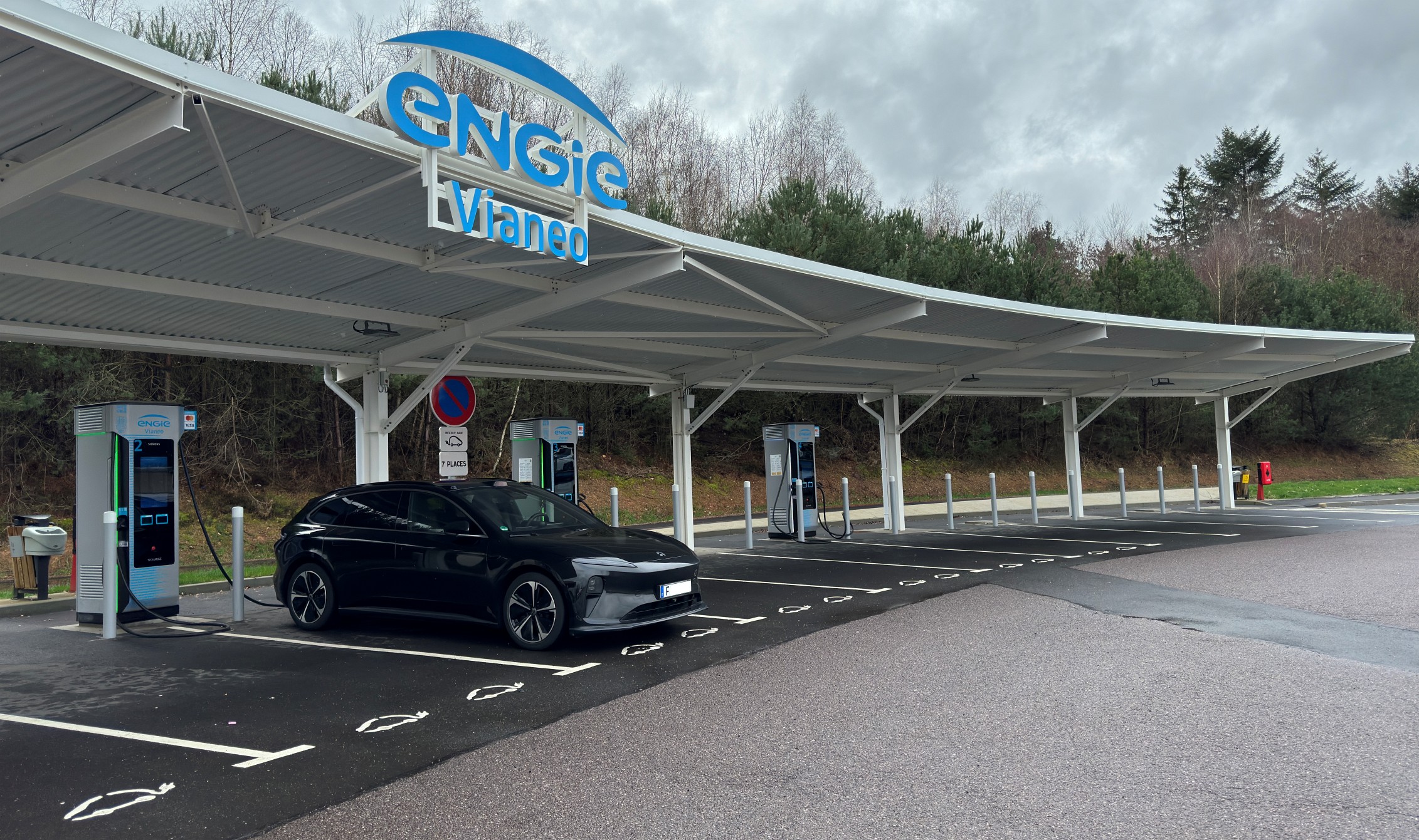 Erster Ladestopp auf der Hinfahrt — ENGIE Vianeo an der A4